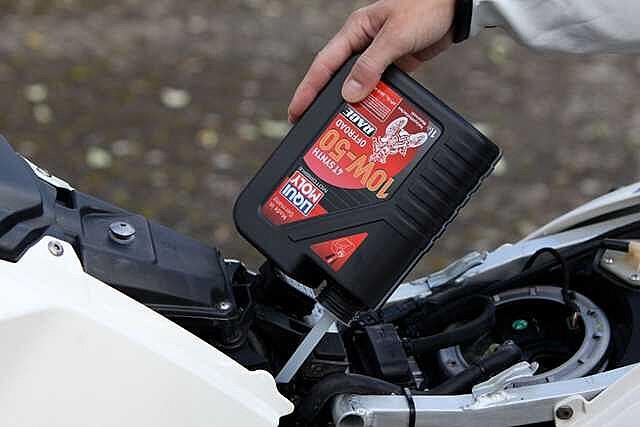 Liqui Moly Motorbike 4T 10W50 Fully Synthetic Engine Oil API SP JASO MA2 1L